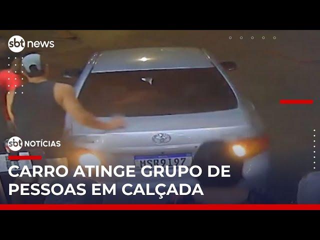Flagra: Motorista atropela 3 pessoas em frente a distribuidora de bebidas | #SBTNotícias