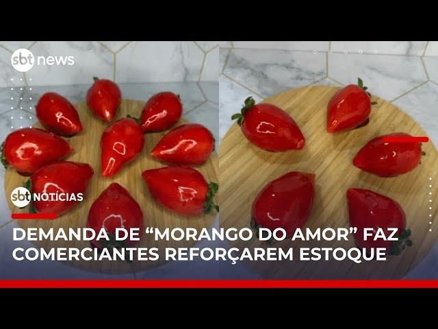 Comerciantes reforçam estoque de morango após sucesso de doce | #SBTNoticias