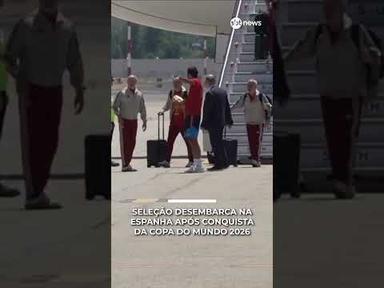 Espanha desembarca em Madri após conquistar a Copa do Mundo