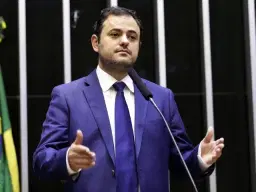 Imagem da notícia Deputado Glauber Braga (Psol-RJ) | Foto: Divulgação/Câmara dos Deputados 