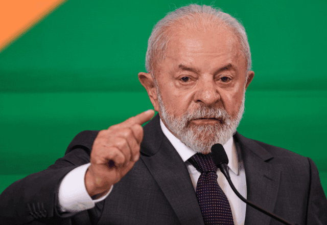 “Se a gente não se preparar em questão de defesa, qualquer dia alguém invade a gente”, diz Lula