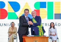 Imagem da notícia André de Paula (PSD) e Lula durante posse no Ministério da Pesca e Aquicultura | Foto: Ricardo Stuckert/PR