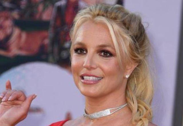 Britney Spears é presa nos EUA sob suspeita de dirigir embriagada