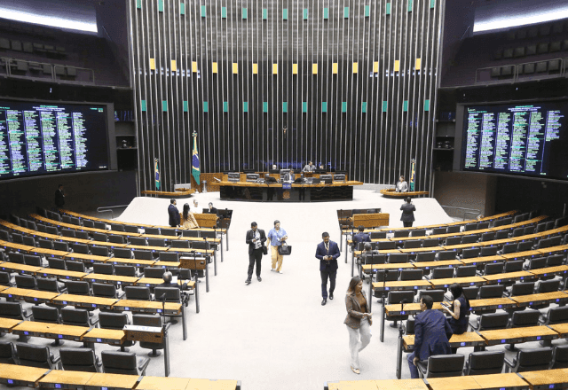 Congresso retoma trabalhos após o Carnaval com acordo Mercosul-UE, PEC da Segurança e escala 6x1 na pauta