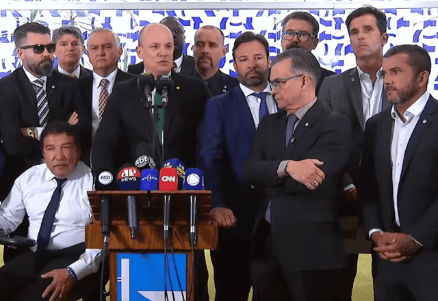 Oposição deve retomar em fevereiro pedido de impeachment contra Moraes e Toffoli