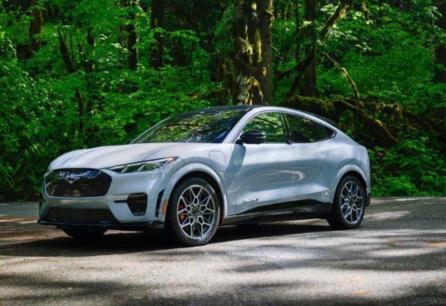 Mustang de R$ 400 mil de ex-dirigente de associação foi comprado com dinheiro desviado do INSS, diz PF