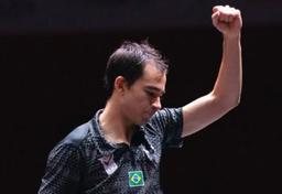imagem da notícia Hugo Calderano vence chinês e vai disputar final histórica no mundial de tênis de mesa