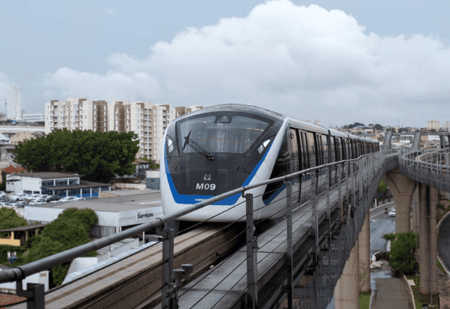 Passageiros enfrentam lentidão na Linha 15-Prata em SP nesta segunda (23)