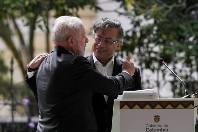 Em meio a pressão dos EUA sobre facções, Lula fala com Petro e Sheinbaum