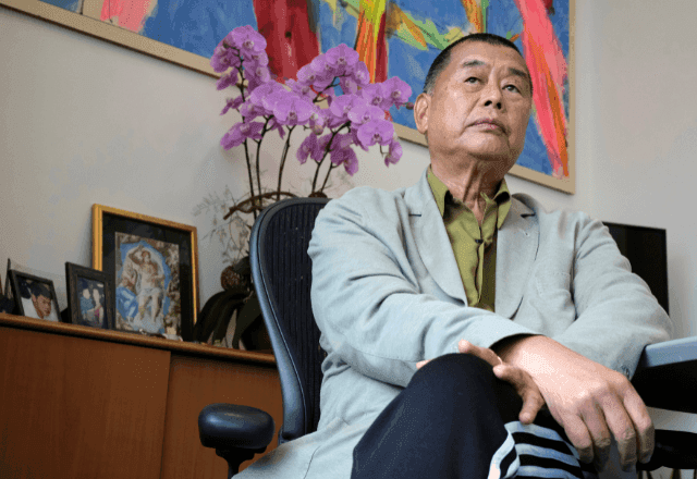 Crítico de Pequim, magnata da mídia Jimmy Lai é condenado a 20 anos de prisão em Hong Kong