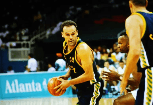 Oscar Schmidt liderou time que mudou basquete mundial