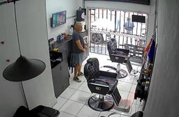 imagem da notícia PM mata criminoso durante tentativa de assalto a Porsche em SP