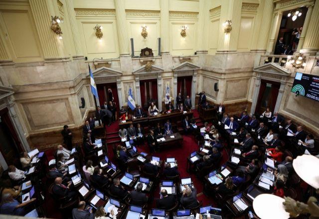 Senado da Argentina aprova redução da maioridade penal para 14 anos