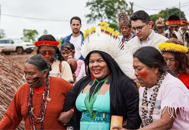 Ministra é internada em São Paulo com suspeita de infecção