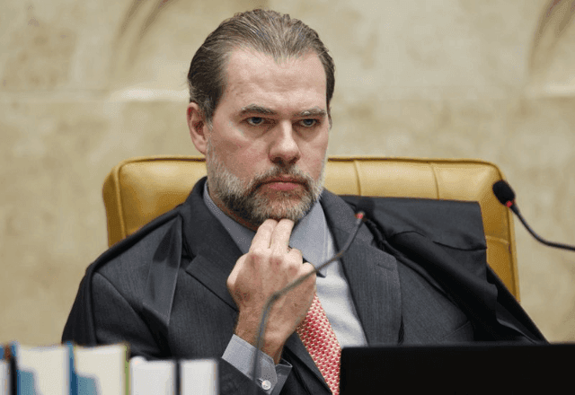 Advogada diz que Toffoli deveria se declarar suspeito de julgar caso Master