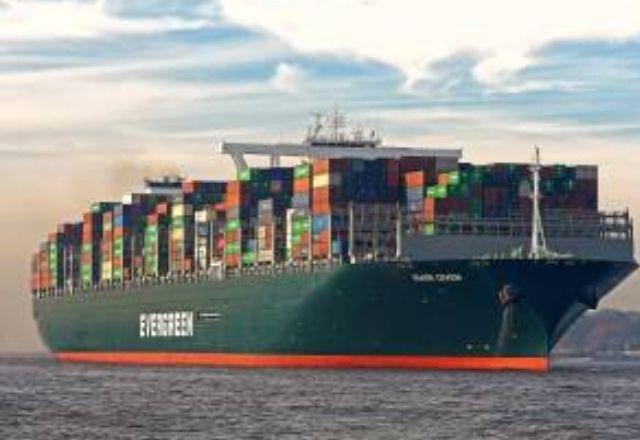 Portos brasileiros movimentam 1,4 bilhão de toneladas em 2025 e batem recorde histórico