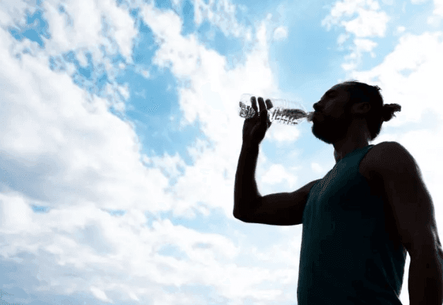 Recuperação pós-Carnaval: especialista dá dicas para cuidar do corpo