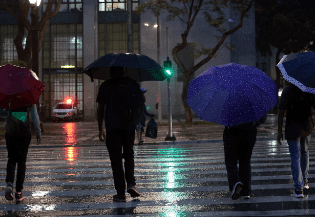  Instabilidades provocam chuva forte e temporais em boa parte do Brasil nesta quarta (1º)