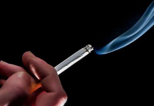 Reino Unido aprova proibição de cigarro para nascidos a partir de 2009