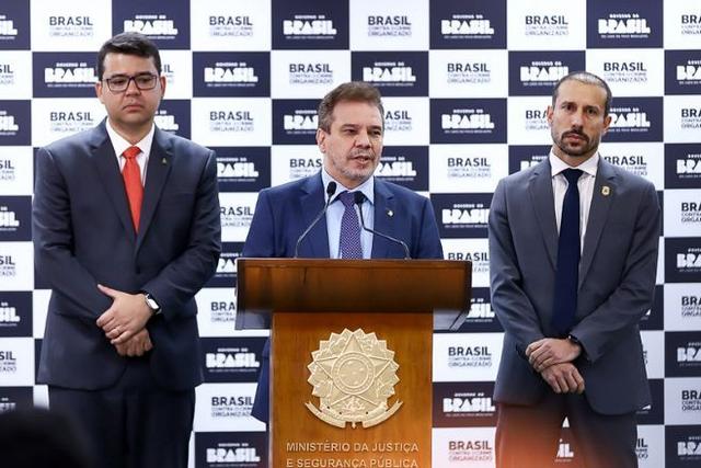 Prisão de ex-presidente do BRB será seguida de novas ações do governo contra o crime organizado, diz ministro