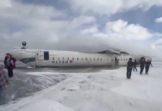 "Tesoura de vento" pode ter virado avião de cabeça para baixo em Toronto, diz especialista