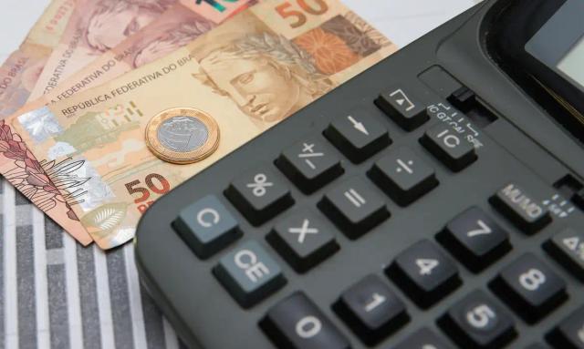 Ministério da Fazenda lança calculadora para simular renegociação de dívidas no Novo Desenrola Brasil