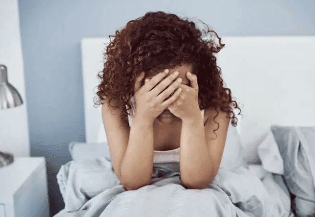 Menopausa: conheça 5 suplementos “inofensivos” que podem virar problema