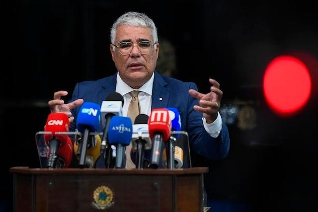 Novo volta a pedir impeachment de Toffoli após indícios de proximidade em celular de Vorcaro