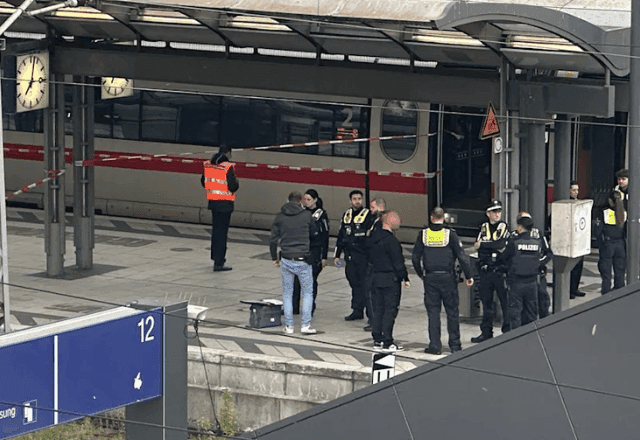 Mulher esfaqueia passageiros em estação central de Hamburgo na Alemanha