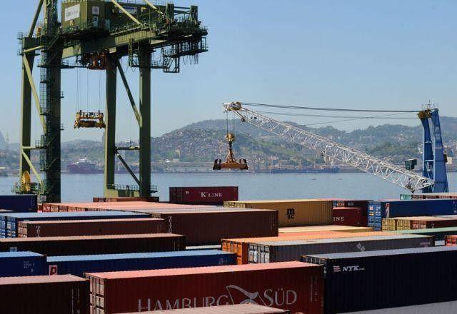 Tarifaço dos EUA derruba confiança da indústria exportadora brasileira, aponta CNI
