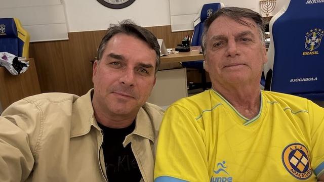 Moraes nega pedido para flexibilizar horário de visitas a Bolsonaro após Flávio chegar atrasado