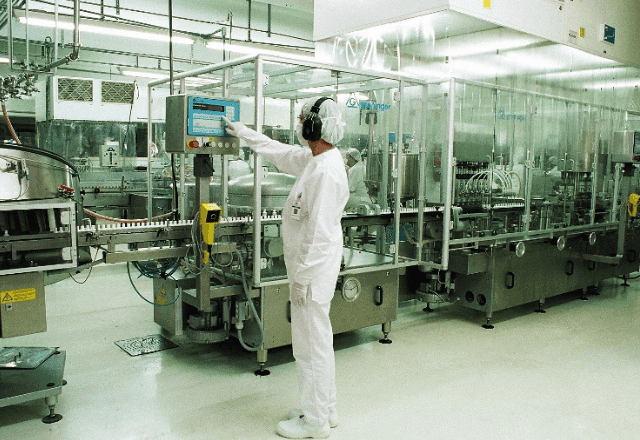 Instituto Butantan vai assumir farmacêutica pública para ampliar produção de medicamentos do SUS