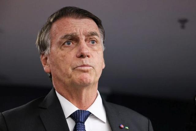 Defesa de Bolsonaro entra com recurso contra prisão domiciliar 