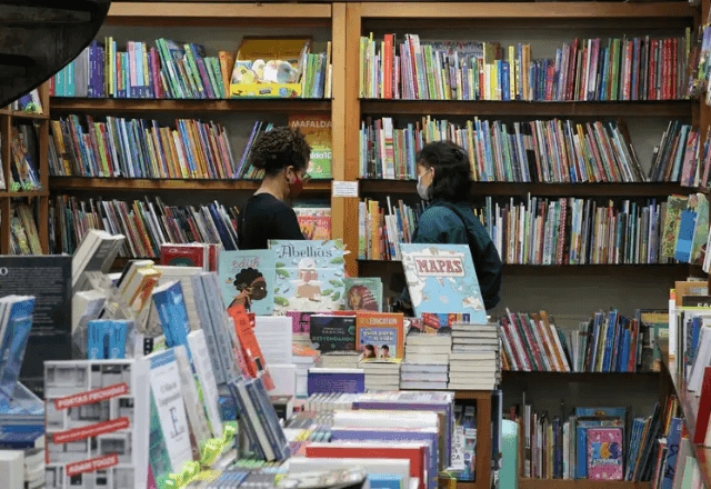 Livrarias pelo país têm programação especial no Dia do Livro