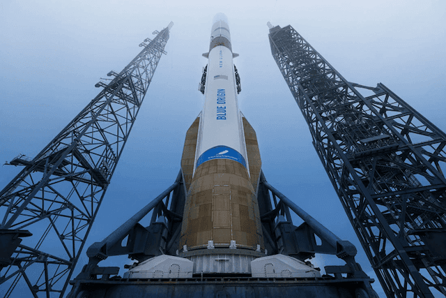 Foguete da Blue Origin faz pouso inédito com propulsor reutilizável