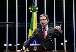 Imagem da notícia Randolfe Rodrigues discursa no Congresso | Foto: Pedro França/Agência Senado