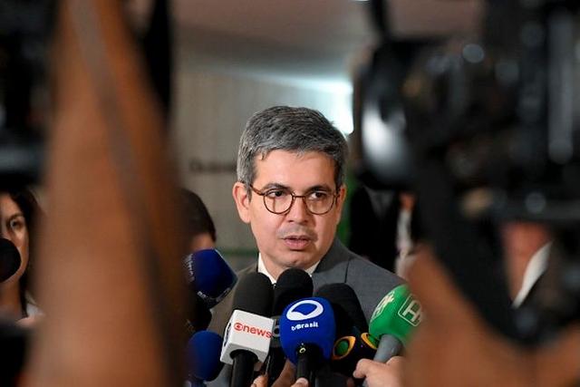 Líder do Governo cogita judicializar PL da Dosimetria caso Congresso derrube veto de Lula 