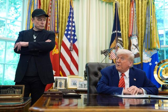 Trump diz que Musk "terá que arcar com as consequências" se apoiar democratas nas eleições