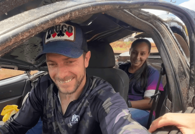 Criança se salva ao ficar embaixo do banco do carro durante tornado no PR: “Feliz por não ter o carro, mas ter ela”