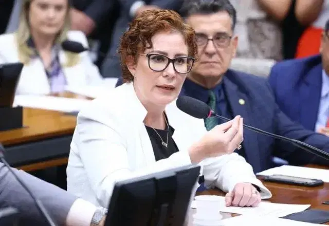 Promotor da Itália diz que cidadania de Carla Zambelli é apenas de fachada
