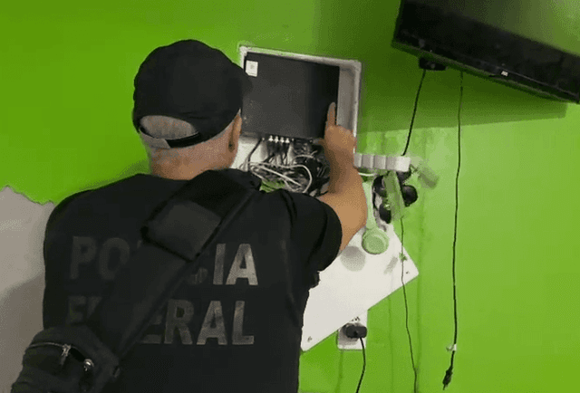 PF faz operação contra esquema de tráfico internacional de mulheres para exploração sexual em SC