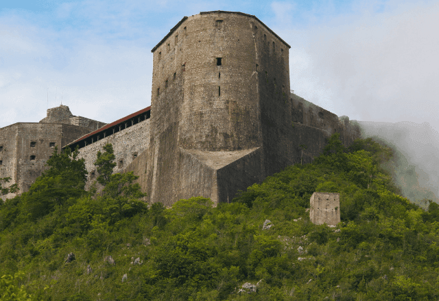 Confusão em ponto turístico histórico no Haiti deixa 30 mortos pisoteados