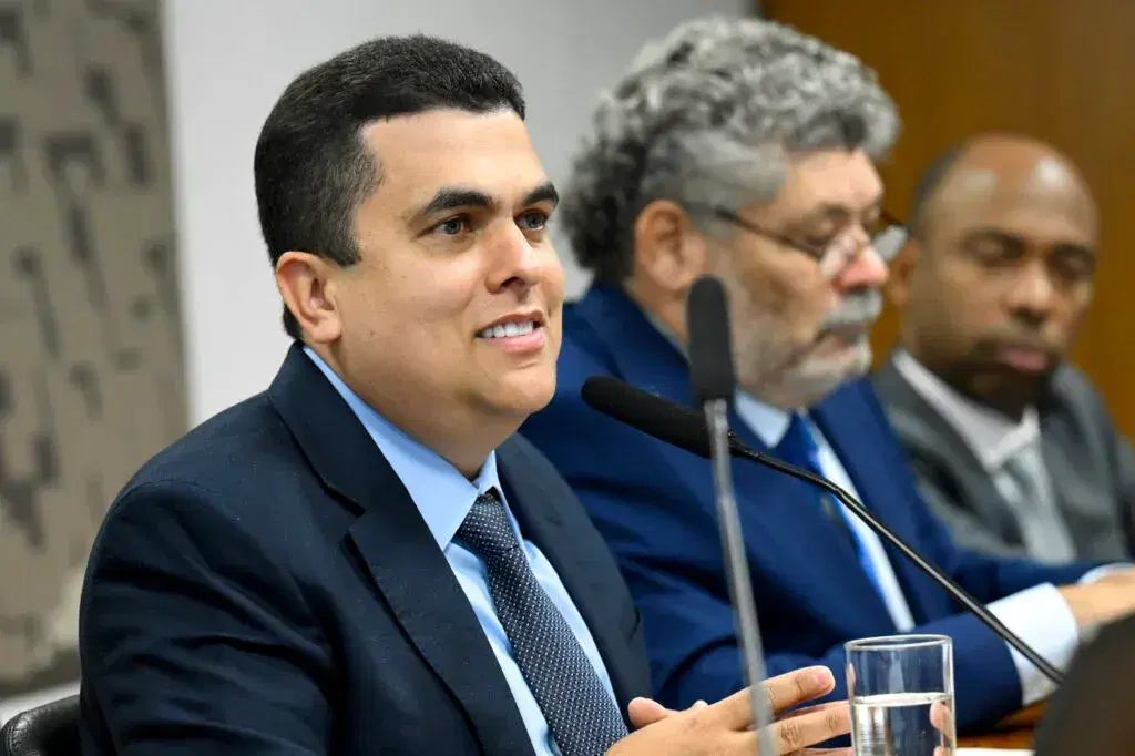 É prematuro falar de incêndio ou vazamento de gás, diz presidente da Anac sobre pane no tráfego aéreo de SP É prematuro falar de incêndio ou vazamento de gás, diz presidente da Anac sobre pane no tráfego aéreo de SP