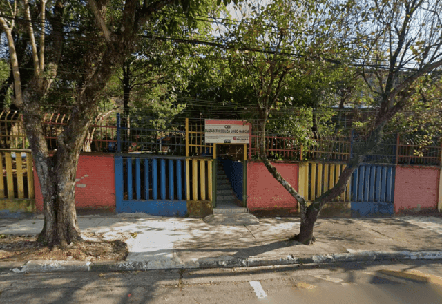 Criança de 2 anos sai sozinha de creche e é encontrada por desconhecido na rua 160 metros depois em SP