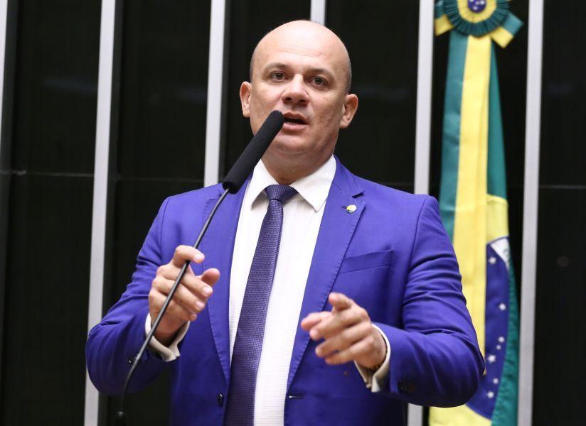 Líder da oposição diz que Bolsonaro pediu empenho na candidatura de Flávio e na derrubada de veto de Lula Líder da oposição diz que Bolsonaro pediu empenho na candidatura de Flávio e na derrubada de veto de Lula
