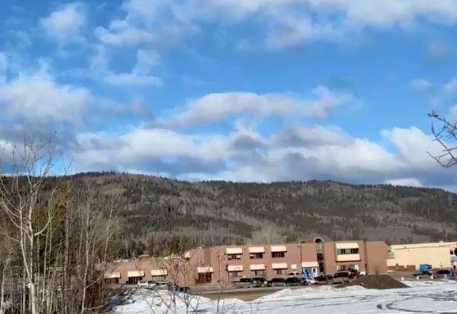 Alunos fizeram barricadas com mesas durante ataque no Canadá: "Tentamos não entrar em desespero"