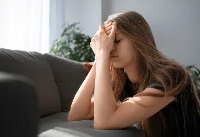 Saúde mental de adolescentes preocupa: 41% das meninas relatam tristeza frequente