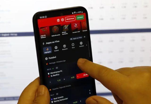 SUS lança programa de atendimento online para pessoas com vício em jogos e apostas