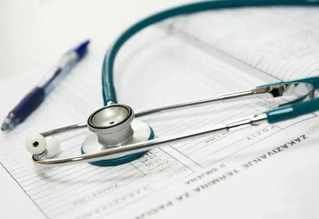 Formação médica: AMB alerta para falhas em cursos no Brasil