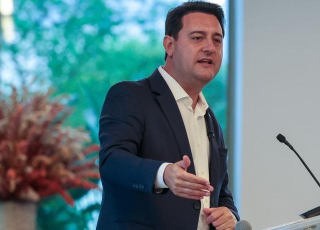 "Não sou doido de brigar com Trump", diz Lula ao atribuir oscilação do dólar ao "humor" do presidente dos EUA "Não sou doido de brigar com Trump", diz Lula ao atribuir oscilação do dólar ao "humor" do presidente dos EUA